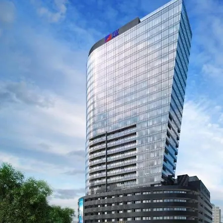 Hanza Tower Space & Pool & Sauna & Jacuzzi Appartement *