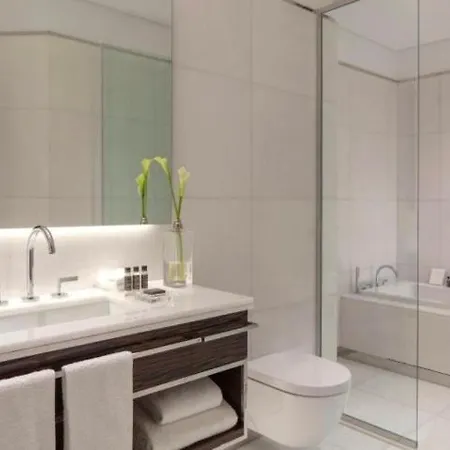 Hanza Tower Space & Pool & Sauna & Jacuzzi Appartement *