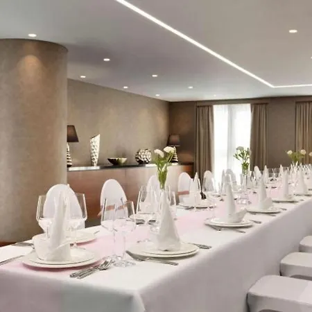 Apartamento Hanza Tower Space & Pool & Sauna & Jacuzzi