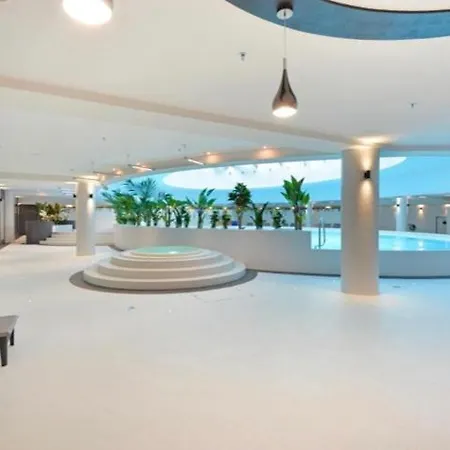 Appartement Hanza Tower Space & Pool & Sauna & Jacuzzi *